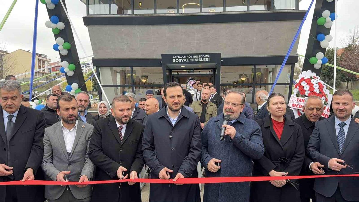 Arnavutköy’de 3 yeni eser hizmete açıldı, yaşam merkezinin temeli atıldı.