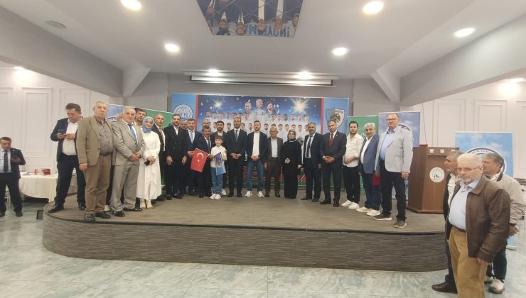 Gaziosmanpaşa’da Erzurumspor Coşkusu Zirveye Taştı! Süper Lig’e Yükseliş Mehteranla Kutlandı.
