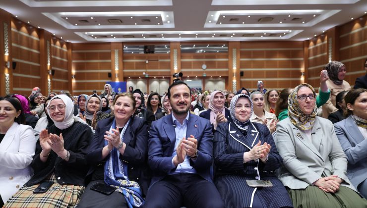 Cumhurbaşkanı Erdoğan, AK Parti İstanbul İl Kadın Kolları Danışma Meclisi’ne telefonla bağlandı