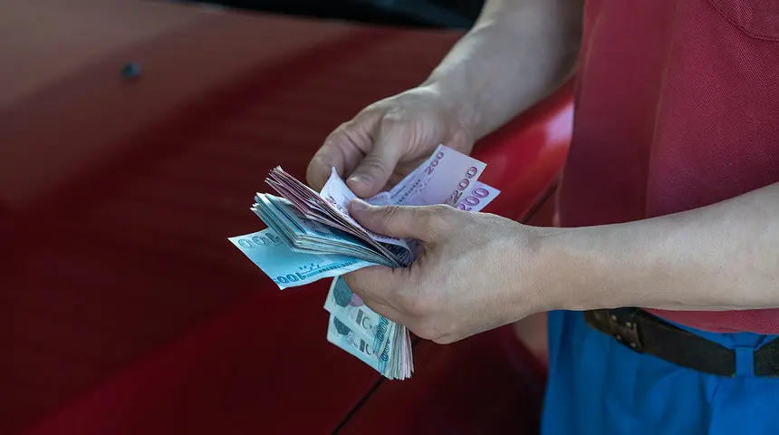 Sıfır Araçtan Vazgeçtiler! İkinci El Araçlara Büyük Yöneliş: Cazip Fiyatlar Çekiyor