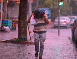 Hafta Sonu Planı Yapanlar Dikkat! Meteoroloji Saat Verdi: İstanbul, İzmir ve Ankara’ya Şiddetli Fırtına Geliyor