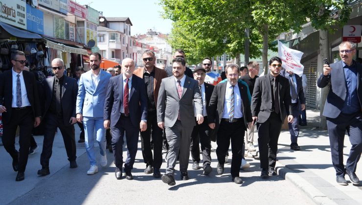 Sakarya’da esnaf ve vatandaşla buluştu