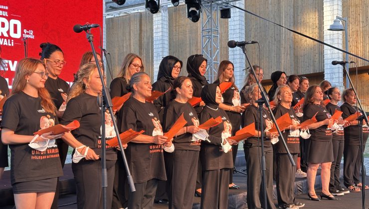 LÖSEV GÖNÜLDEN SESLER KOROSU, 4. ULUSLARARASI İSTANBUL KORO FESTİVALİ’NDE SAHNE ALDI