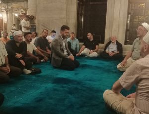 AK Parti Eyüpsultan İlçe Başkanlığı Kuruluş Yıldönümünde Eyüpsultan Camii’nde Kur’an Okuttu