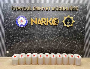 İstanbul’da Tırın Yakıt Deposunda 224 Kilo Sıvı Metamfetamin Ele Geçirildi