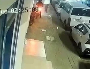 Avcılar’da Motosiklet Hırsızlığı Kamerada