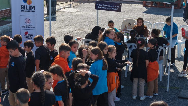 GAZİOSMANPAŞA KÖY OKULLARINDA UZAYIN KAPILARINI ARALIYOR