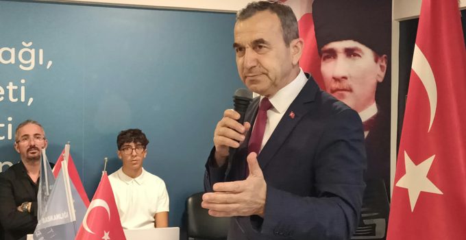 Gaziosmanpaşa’da “Atatürk ve Cumhuriyet” Konferansı Düzenlendi