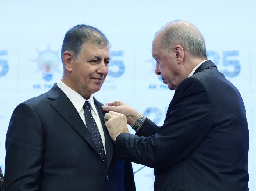 İzmir Büyükşehir Belediye Başkanı Cemil Tugay AK Parti’ye Katıldı