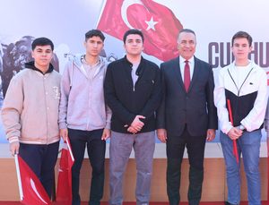 Sultangazi Belediye Başkanı Abdurrahman Dursun, 29 Ekim Cumhuriyet Bayramı dolayısıyla bir mesaj yayınladı.