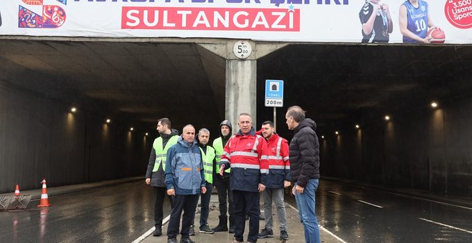 Sultangazi’de Yağış Mesaisi Ekipler 7/24 Sahada