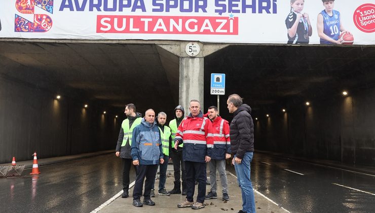 Sultangazi’de Yağış Mesaisi Ekipler 7/24 Sahada