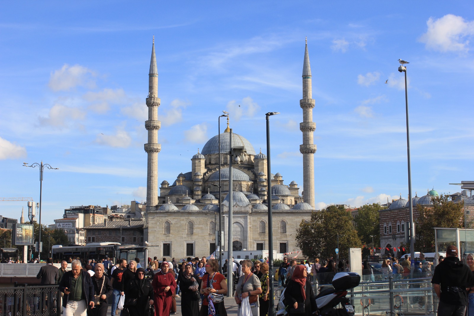 Yeni Cami (Valide Sultan Camii): Eminönü’nün Simgesi