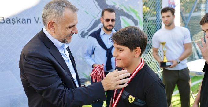 Şehit Esma Çevik Parkı yenilendi, açılış mahalle turnuvasıyla taçlandı