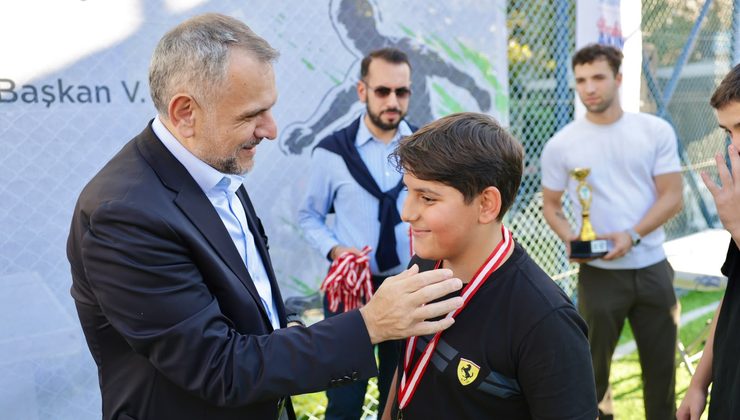 Şehit Esma Çevik Parkı yenilendi, açılış mahalle turnuvasıyla taçlandı