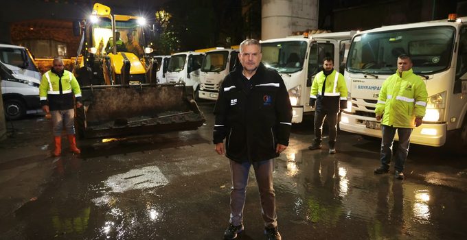 Bayrampaşa’da yağış mesaisi: Başkan Vekili Akın sahada